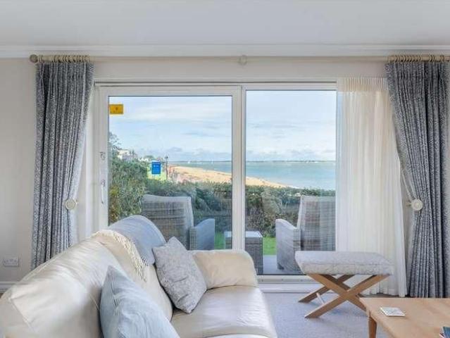 Grantham Court, Queen's Road, Cowes, PO31