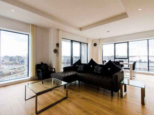 Grantham House, Canary Wharf, London E14, 2 bed flat to rent, £3,300 pcm | PrimeLocation