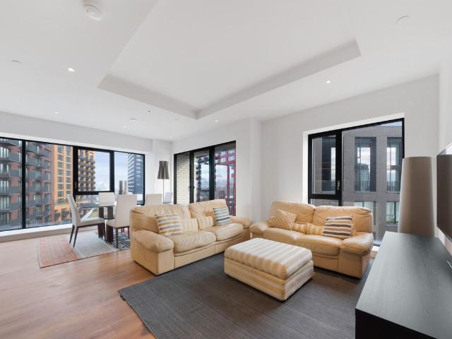 Grantham House, London City Island E14, 2 bed flat to rent, £2,950 pcm | PrimeLocation