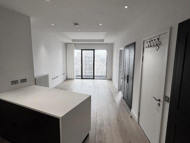 Grantham House, London E14, 1 bed flat to rent, £2,200 pcm | PrimeLocation