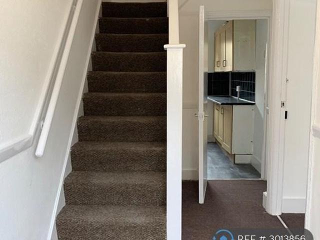 Grantham Road, London, E12 3 bed terraced house to rent £2,150 pcm £496 pw