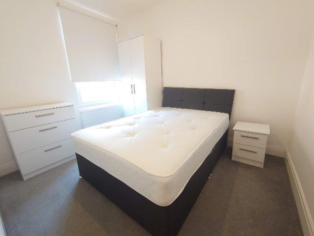 Grantham St, Kensington L6, 2 bed terraced house to rent, £715 pppm | PrimeLocation