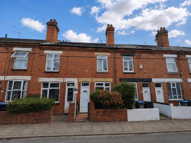 Grantham Street, Stoke, Coventry, CV2 3 bed terraced house to rent £1,250 pcm £288 pw