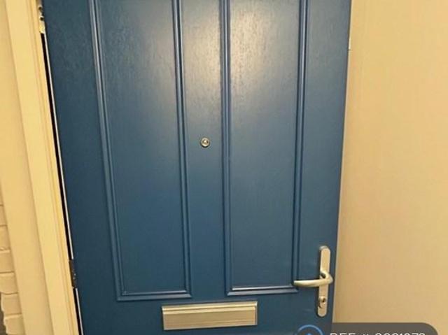 Grantwood Close, Redhill, RH1 1 bed flat to rent £1,200 pcm £277 pw