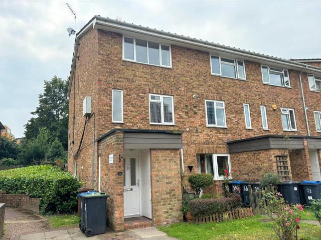 Granville Close, Croydon CR0, 2 bed maisonette to rent, £1,650 pcm | PrimeLocation