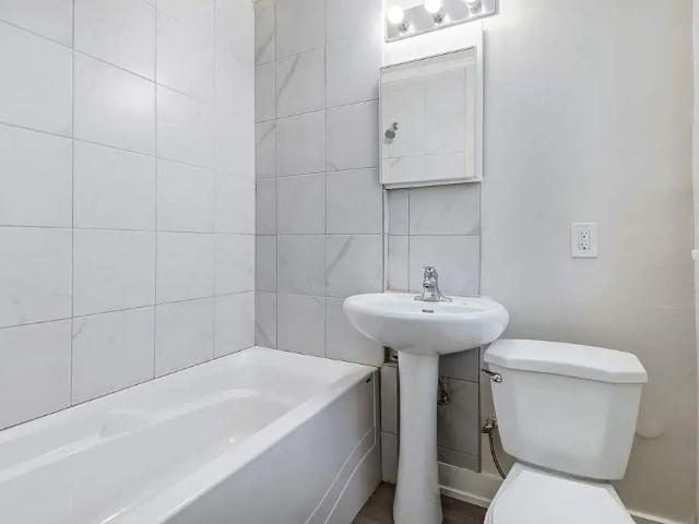 Granville Apartments Studio Apartment for Rent at 2079 Hamilton St, Regina, SK S4P 2E1 Transitional