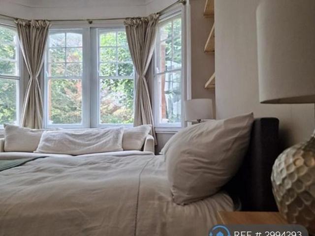 Granville Gardens, London, W5 1 bed in a house share to rent £1,175 pcm £271 pw