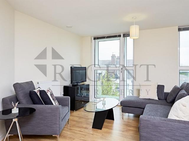 Granville Gardens, London W5 2 bed apartment to rent £2,500 pcm £577 pw