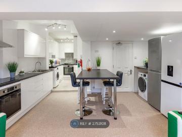 Cheltenham, Gloucestershire county, Southdowns