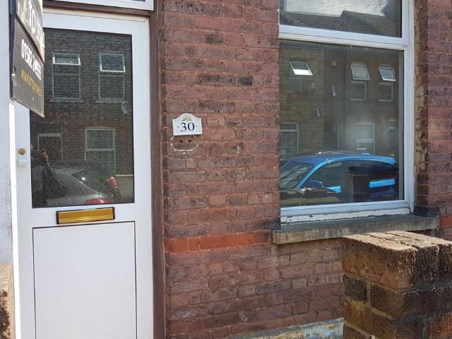 Granville Road, Luton, Bedfordshire LU1, 2 bed terraced house to rent, £1,250 pcm | PrimeLocation
