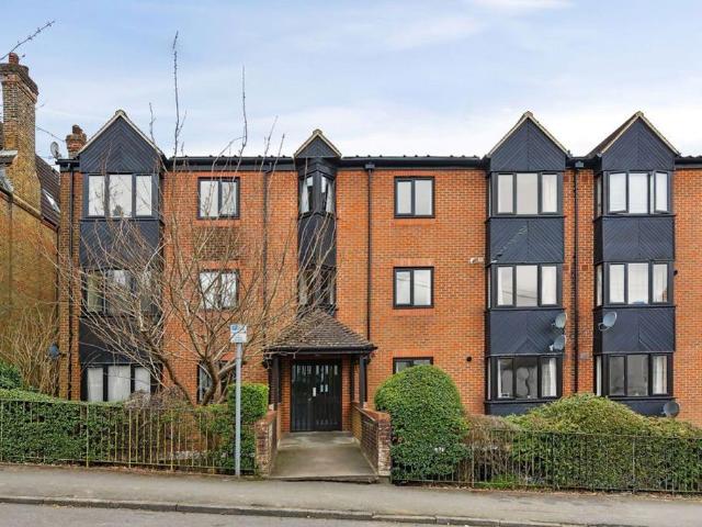 Granville Road, Sevenoaks TN13 1DZ 2 bed flat to rent £1,395 pcm £322 pw