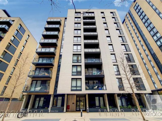 Graphite Point, 36 Palmers Road. 3 bed flat to rent £3,550 pcm £819 pw