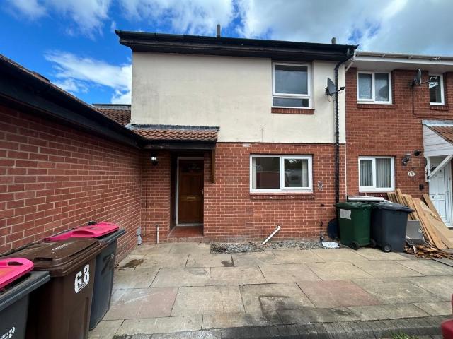 Grasby Court, Bramley, Rotherham. 2 bed terraced house to rent £850 pcm £196 pw