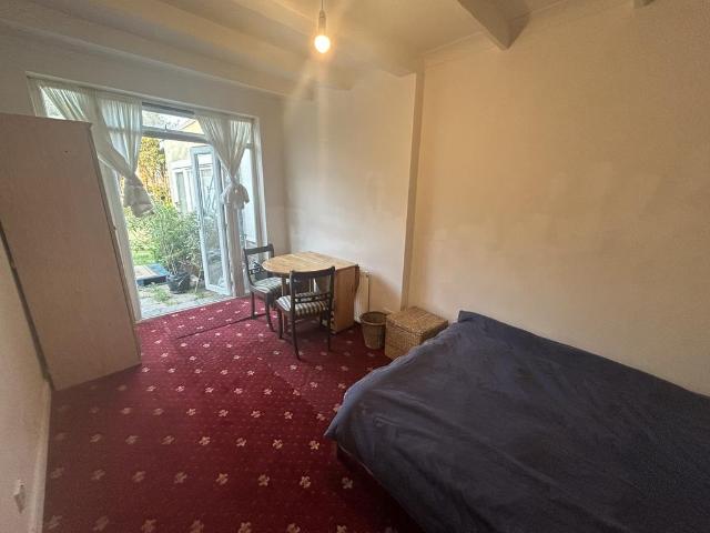 Grasmere Gardens, Harrow HA3 1 bed in a house share to rent £850 pcm £196 pw