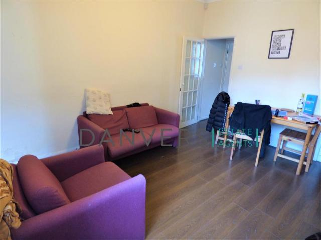 Grasmere Street, Leicester LE2 3 bed terraced house to rent £1,235 pcm £285 pw