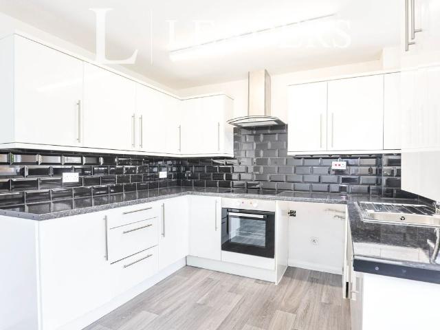Grasscroft, Northampton, Northamptonshire NN2, 3 bed property to rent, £1,150 pcm | PrimeLocation
