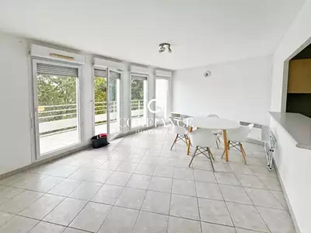 Grasse 06130 Location appartement 2 pièces t2 piscine terrasse