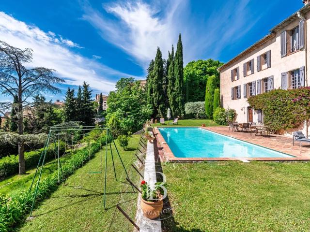 Grasse Bastide De Charme Du XVIIIème Siecle 13 Chambres 656m² Grasse
