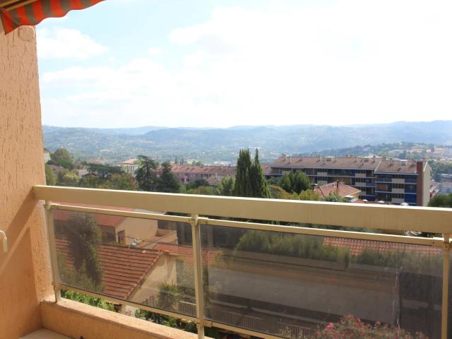 GRASSE, Beau 2 P avec vue panoramique et box sous sol