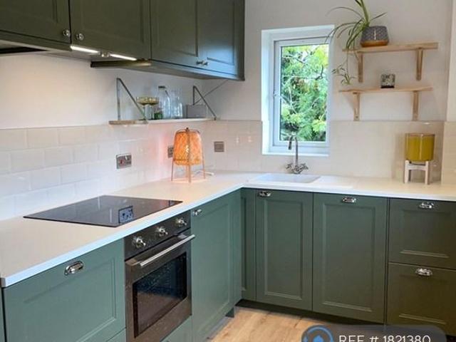 Greton Close, Manchester, M13 2 bed flat to rent £1,300 pcm £300 pw