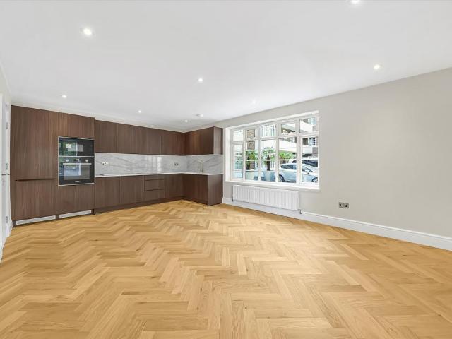 Greville Place, London NW6 4 bed flat to rent £5,499 pcm £1,269 pw