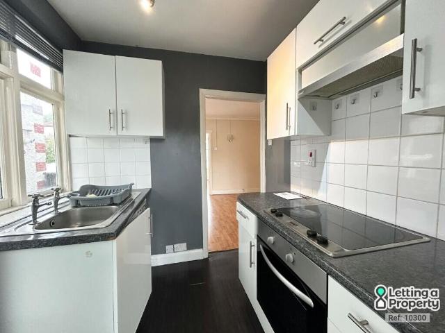 Grey Towers Avenue, Hornchurch, Greater London RM11, 2 bed maisonette to rent, £1,700 pcm | PrimeLocation