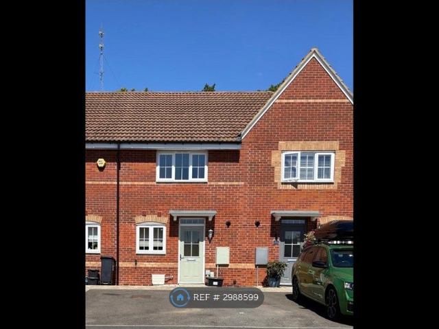 Greycing Street, Swindon SN25, 2 bed terraced house to rent, £1,300 pcm | PrimeLocation