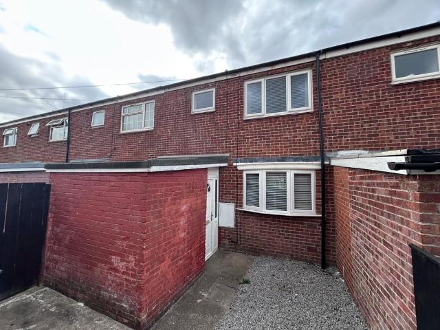 Greygarth Close, Hull, HU7 3 bed terraced house to rent £900 pcm £208 pw