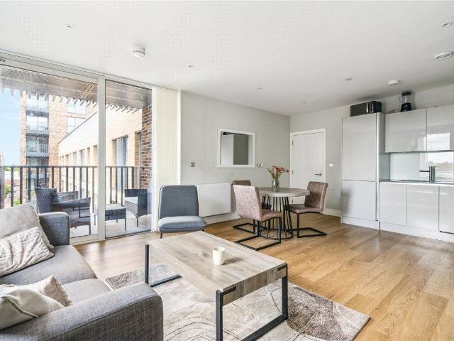 Greyhound Parade, London SW17, 2 bed flat to rent, £2,900 pcm | PrimeLocation