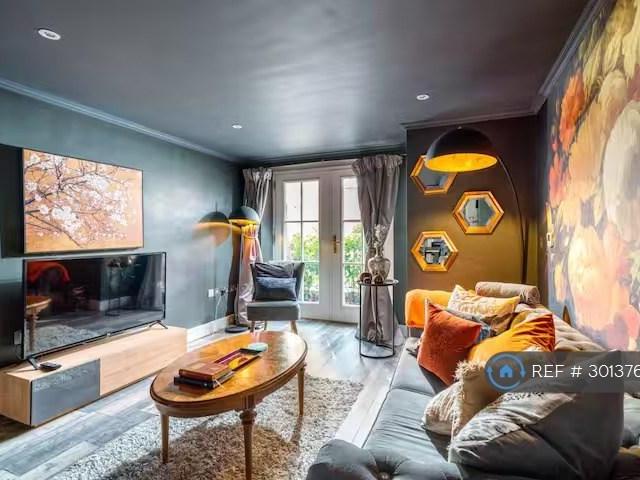 Greyhound Road, Barons Court, W14 2 bed flat to rent £2,950 pcm £681 pw