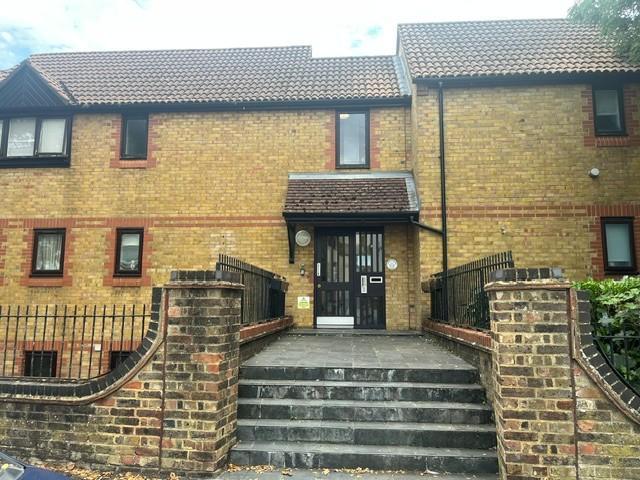 Greyhound Road, Sutton, SM1 1 bed apartment to rent £1,375 pcm £317 pw