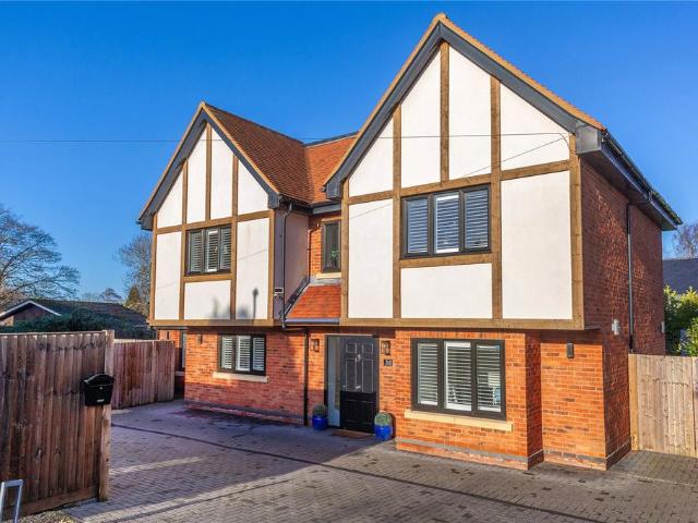 Greys Road, Oxfordshire RG9 4 bed detached house to rent £4,950 pcm £1,142 pw