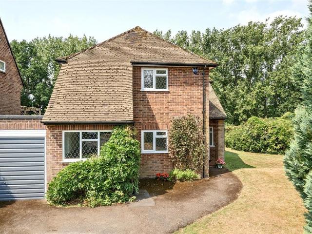 Greystone Park, Sundridge, Sevenoaks. 3 bed detached house to rent £2,900 pcm £669 pw