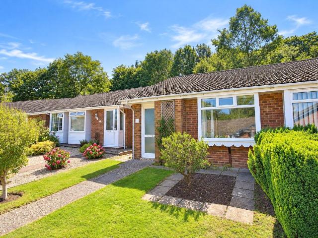 Greythorne Road, Goldsworth Park, Woking, Surrey GU21, 2 bed bungalow to rent, £1,900 pcm | PrimeLocation