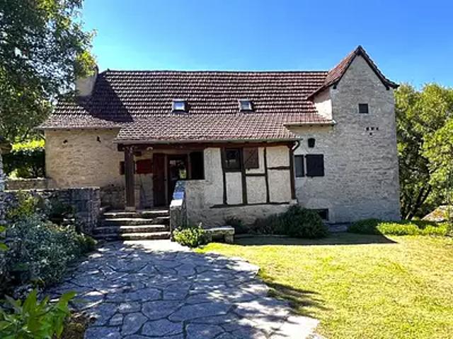 Gréalou 46160 Achat / Vente maison 7 pièces t7 au dernier étage terrasse