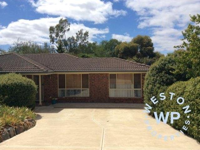 GREAT 4 BEDROOM FAMILY HOME NEXT TO RESERVE Small pet negotiable