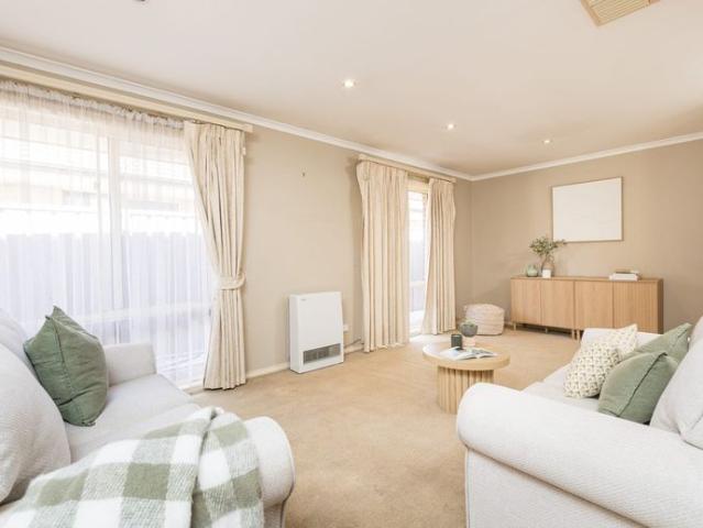 Great 4 Bedroom Home in A Lovely Quiet location TWO WEEKS RENT FREE