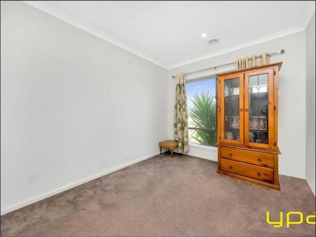 Great 4 bedroom home in perfect Location !