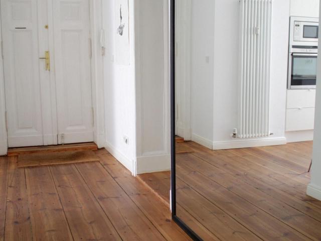 Great 1 bedroom apartment with balcony close to Mauerpark