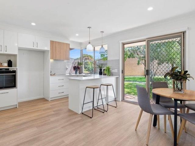Great 2 Bed Villa Close to Everything!