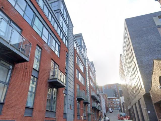 Great 2 Bedroom, 2 Bathroom Central Apartment
