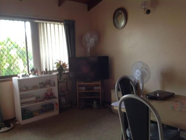 GREAT 2 BEDROOM GROUND FLOOR UNIT WELL LOCATED SECURITY SCREENS ALL ROUND AND CLOSE TO ALL AMENITIES