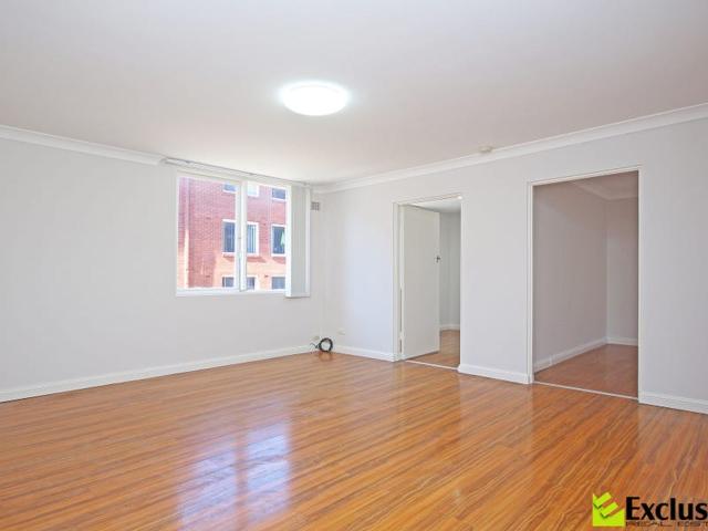 GREAT 2 BEDROOM SPACIOUS LIVING !