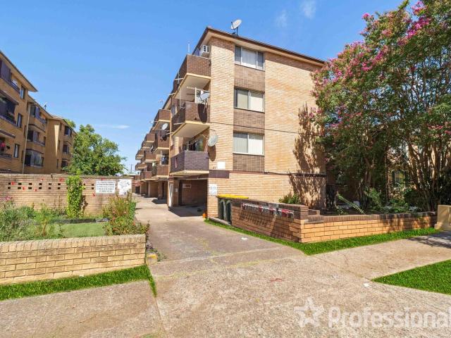 Great 2 bedroom unit with tiles throughout