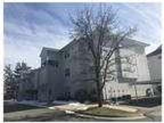 Great 3 BDR 2 bath condominium with Carport Cat Friendly