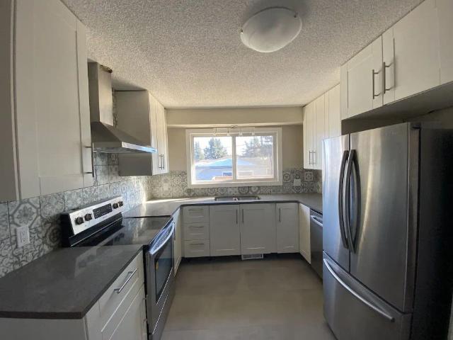 Great 3 bed 1 bath Newly Renovated Main Floor near Griesbach — 3 Bedrooms Main Floor