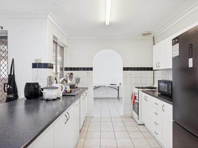 GREAT 3x1 FAMILY HOME IN PARKWOOD