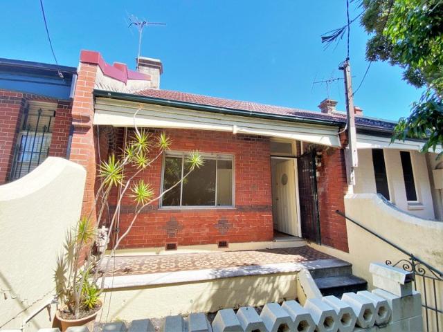 Great Terrace in a beautiful tree lined street