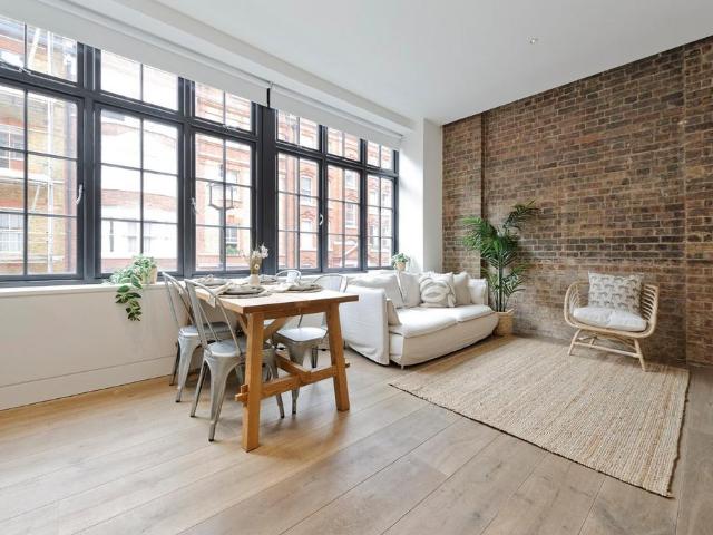 Great Titchfield Street, Fitzrovia. 2 bed flat to rent £6,998 pcm £1,615 pw