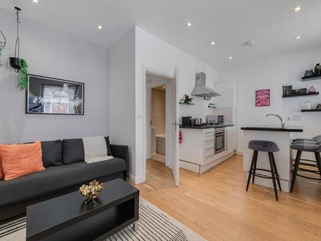 Great Titchfield Street, London W1W 1 bed apartment to rent £4,250 pcm £981 pw
